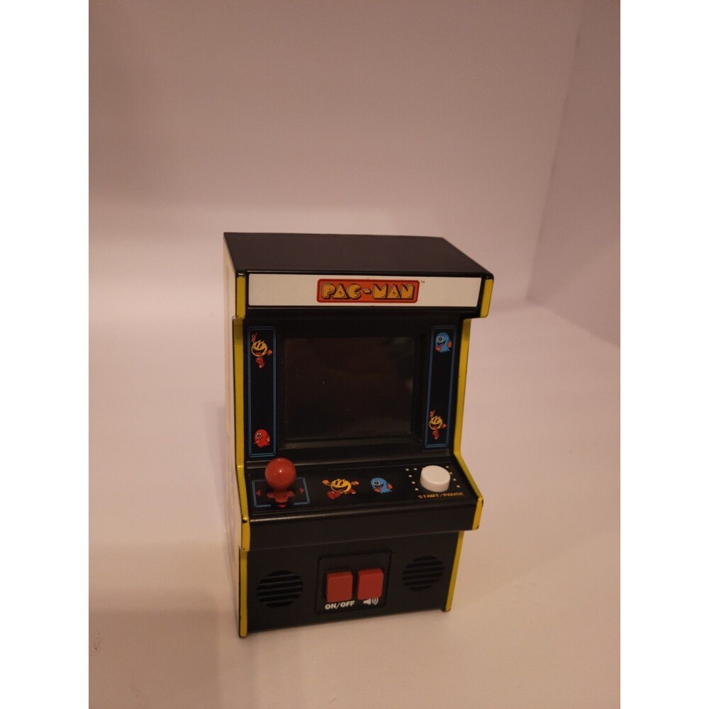 Pac-Man Mini Arcade Machine 2019 - Picture 3 of 4